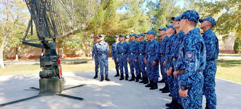 Askarlar Vatanparvarlar bogʻiga sayohat qilishdi