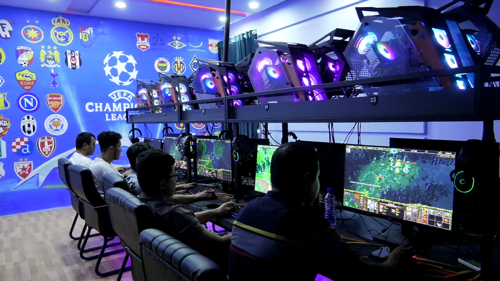 Yoshlar kibersportda bellashdi
