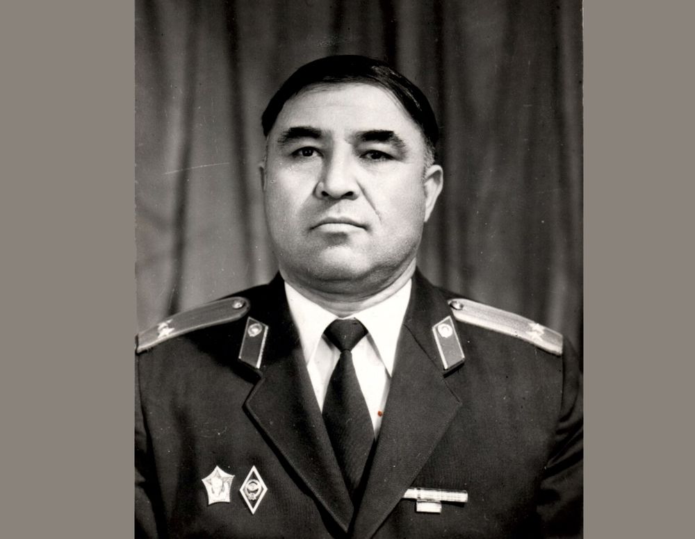 Озодликнинг олти ойи