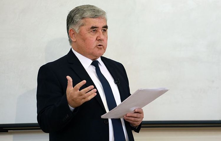 Бугун таниқли шоир, Ўзбекистон Республикасида хизмат кўрсатган маданият ходими Эшқобил Шукур туғилган кун